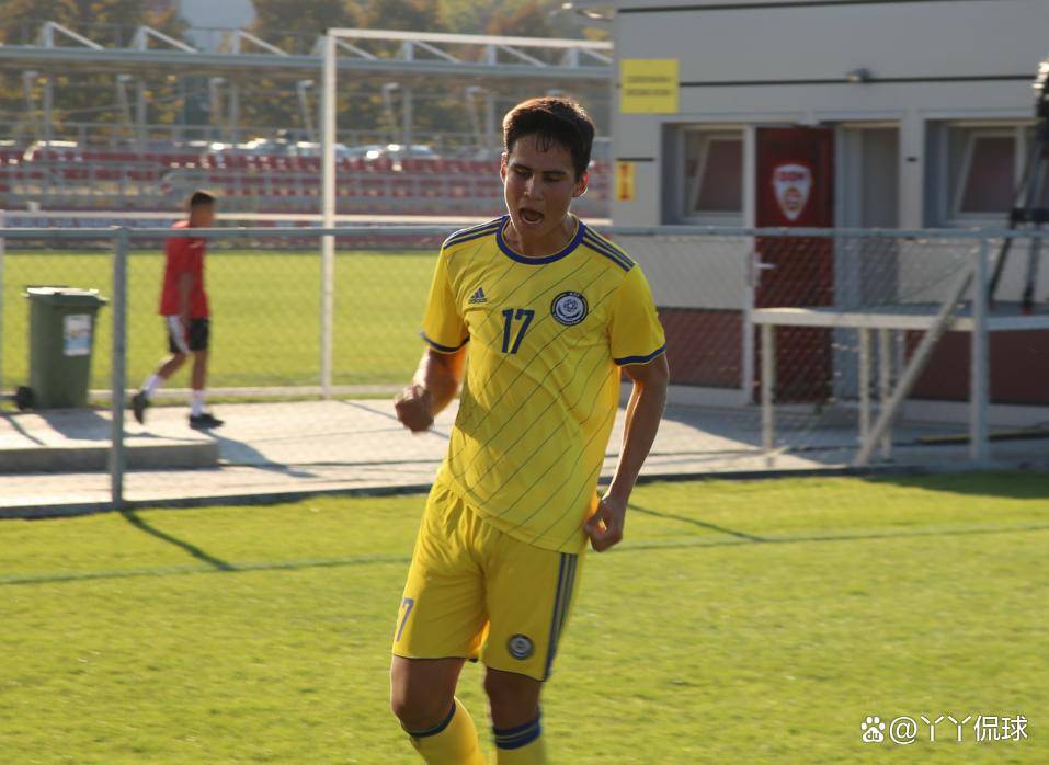 包含北马其顿豪取胜利，预选赛上演逆袭的词条