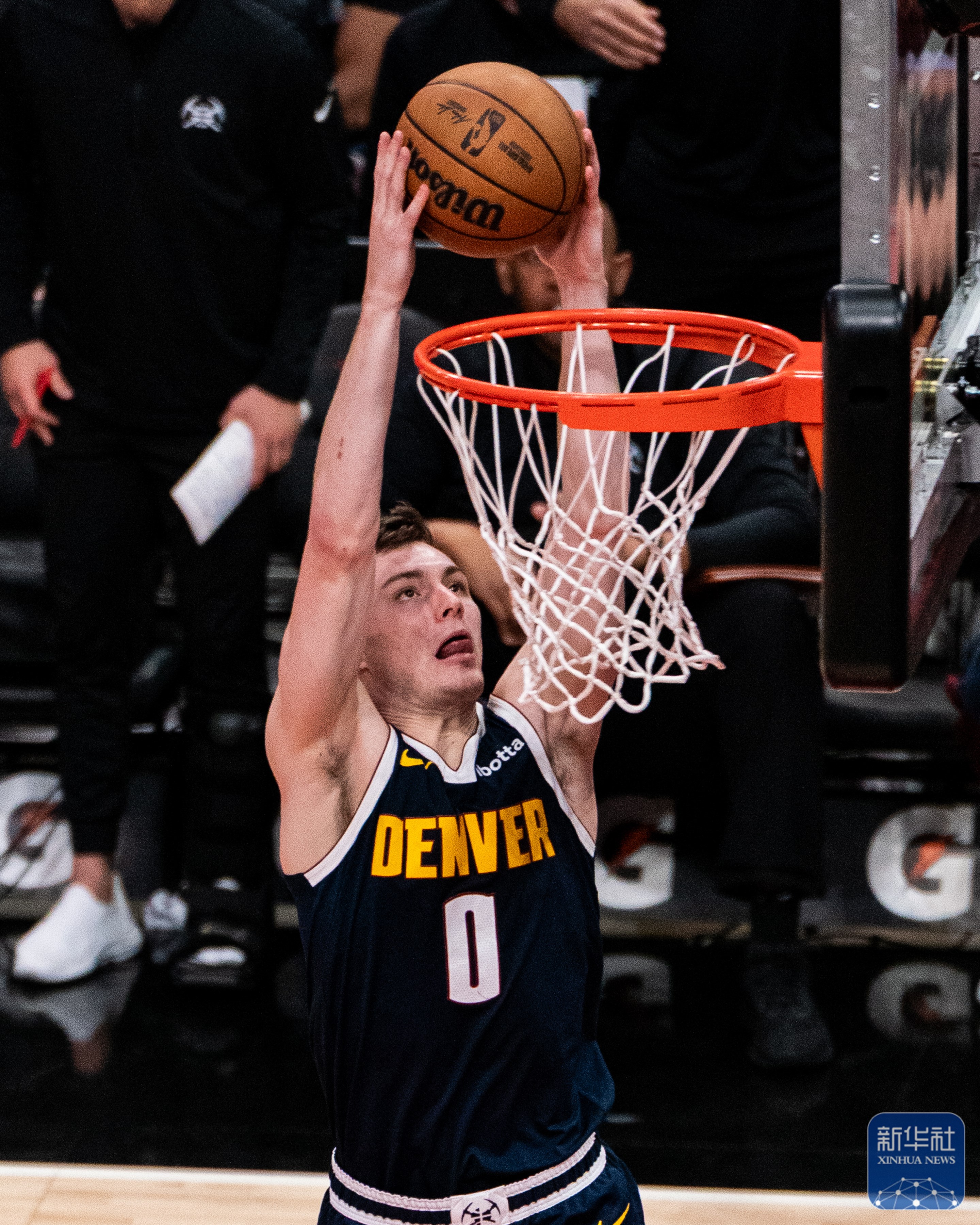 火箭惊艳全场，绝杀战胜助攻爆棚，掘金逆转取胜！的简单介绍