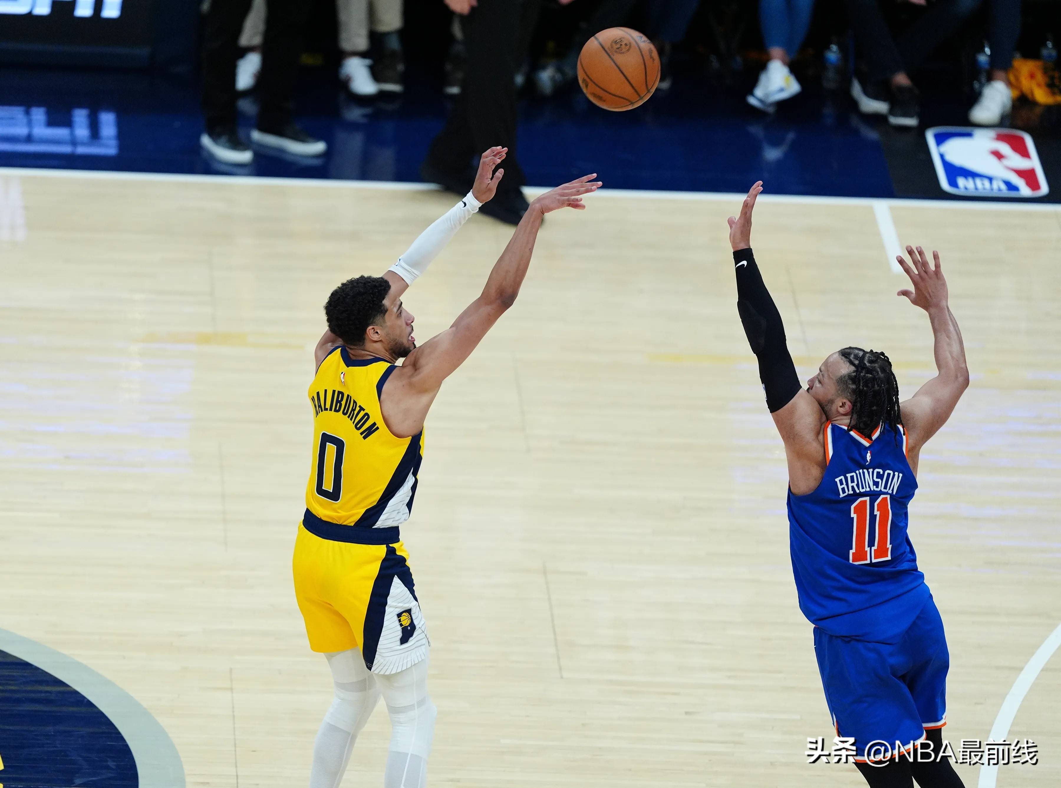 关于西亚卡姆连续五场比赛得分超过夺冠，篮网不断突破！的信息