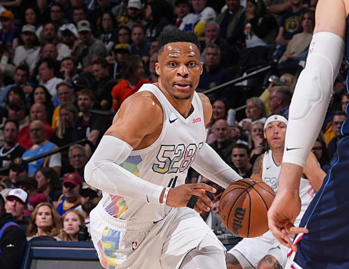 包含穆雷重返赛场，比赛局势复杂首场状态出色，DWG观众沸腾！的词条